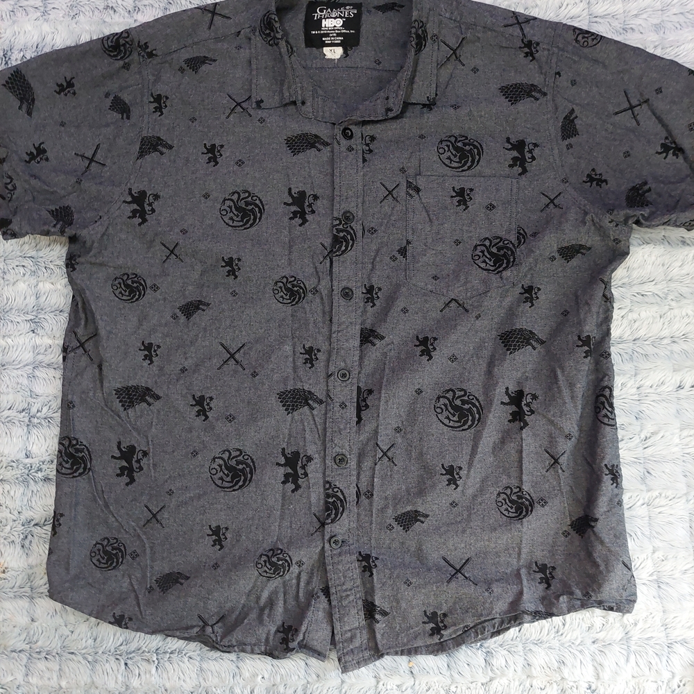 EUC Game Of Thrones Gray Patterned Men's‎ short sleeve button down Shirt XL